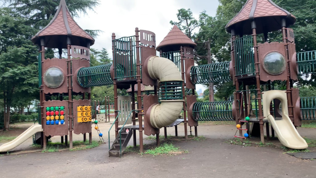 和田堀公園 善福寺川沿いの遊歩道に点在する遊具広場 バーベキュー場 公園 遊び場 レポ