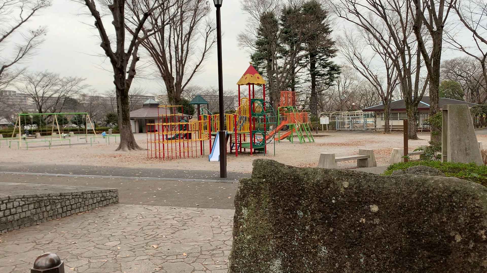 陵南公園】南浅川沿いのじゃぶじゃぶ池がある公園  公園☆遊び場☆レポ